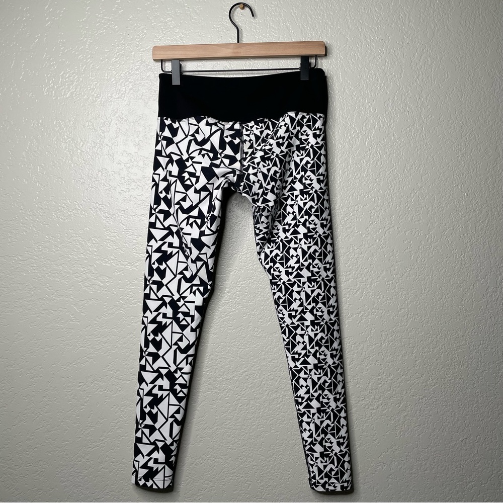Lorna Jane Leggings Geometric Pattern Black & White Activewear Workout - Picture 8 of 13
